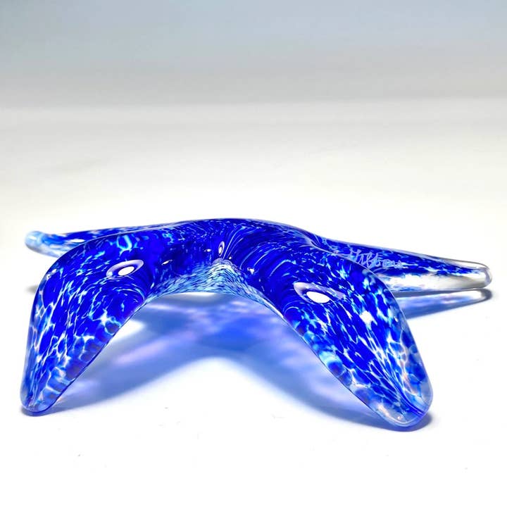 Gibbons Glass – Großhandel Tischdeko – Handgeblasener Glas-Seestern - Kobalt und Weiß - 5,5 Zoll - Handgefertigte Glaskunst von John Gibbons2