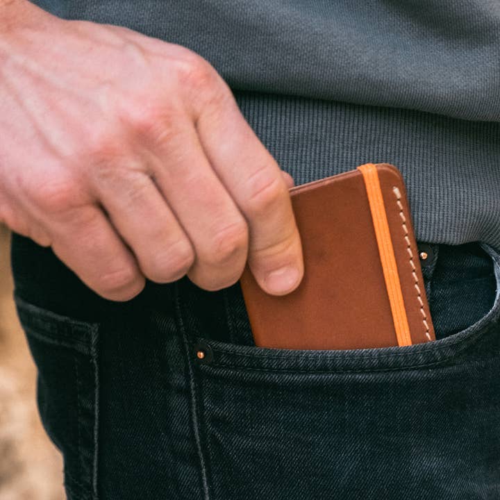 Cognac leather card holder for wholesale by VERTICAL L'ACCESSOIRE