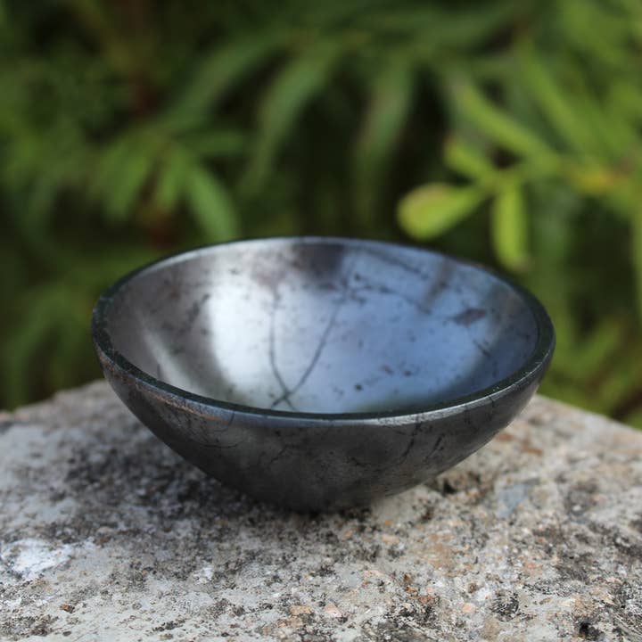 Aura Vibes - Wholesale Decorative plate/dish/bowl - Natural Hematite Gemstone Hand Carved Bowl1