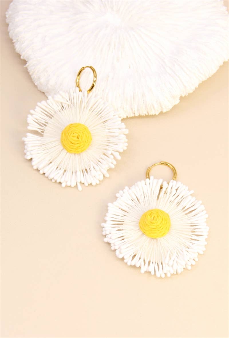 BELLISSIMA BIJOUX – Großhandel Ohrhänger – Boho-Blumenohrringe aus geflochtener Raffia12