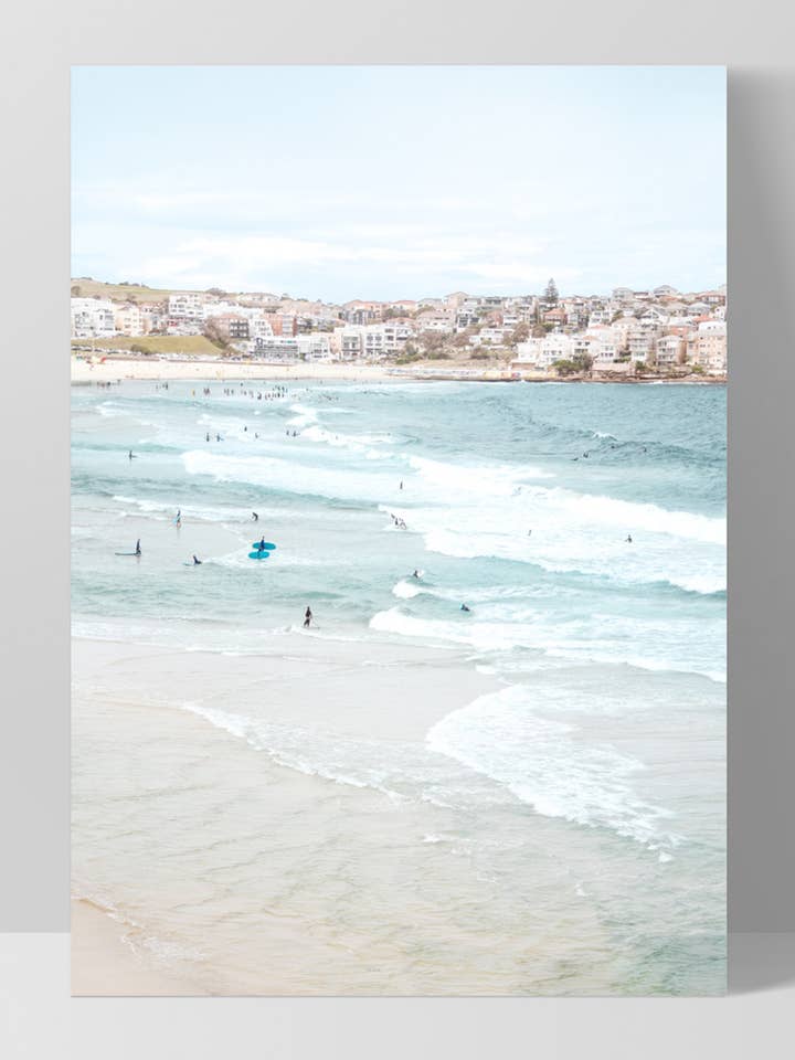Bondi Beach Pastels kunsttryk. Surfers Plakat Retro Vibes for engroshandel hos PRINT AND PROPER