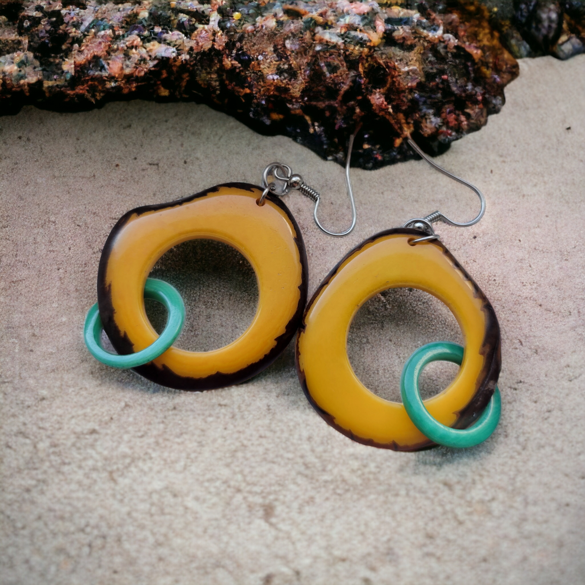Organic jewelry by Allie - Vendita all'ingrosso Orecchini pendenti - Orecchini pendenti in tagua Hoops & rings6