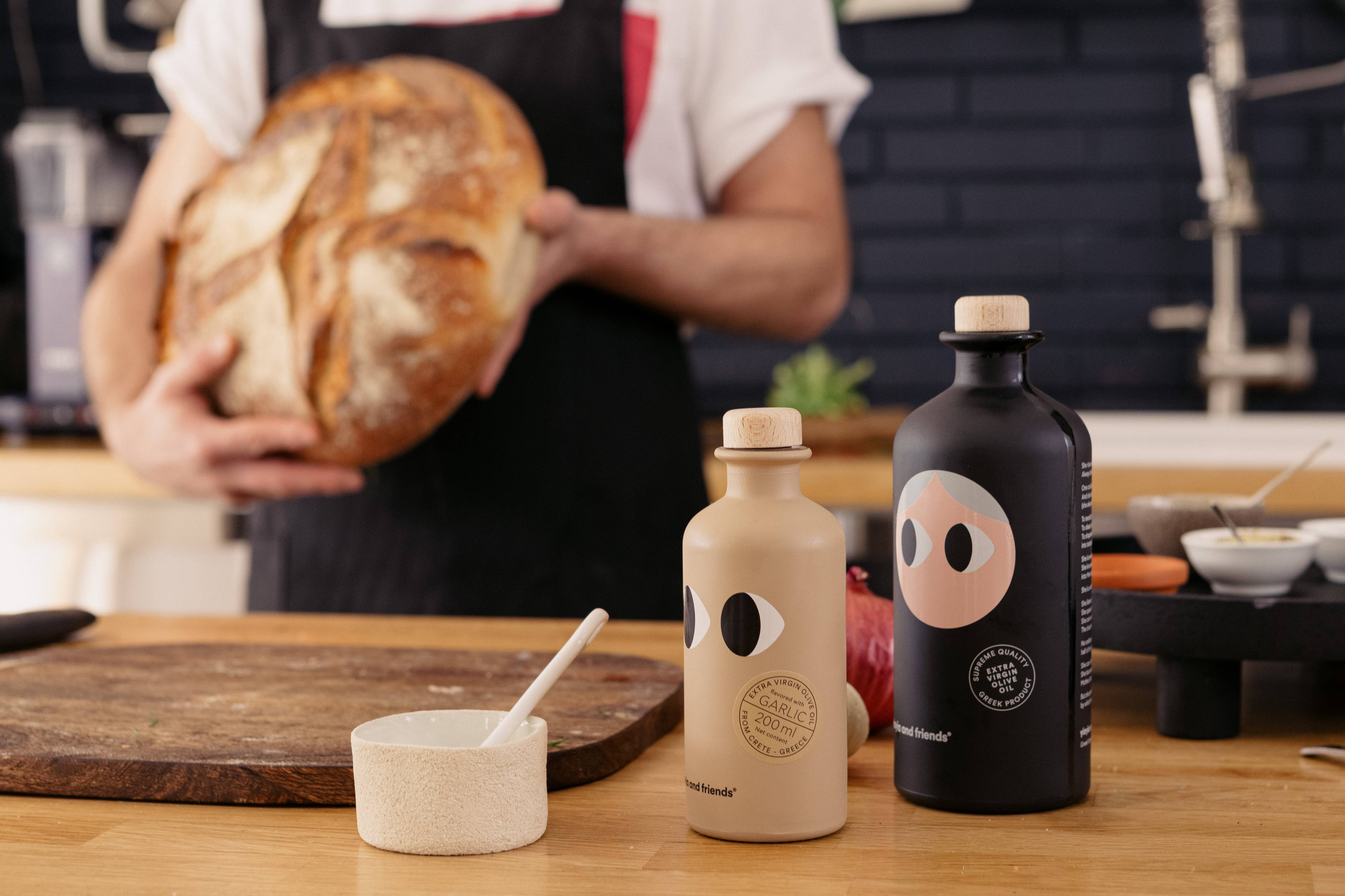 yiayia and friends - Wholesale Olive Oil - Extra Virgin Olive Oil With Garlic3