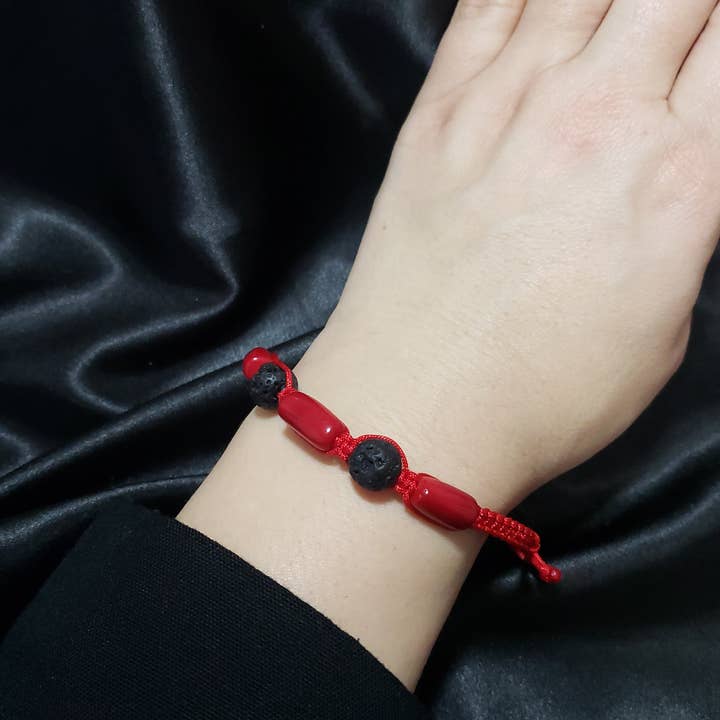 The Bijoux Collective – wholesale Beaded bracelet – Corals & Lava Stone Bracelet - B41