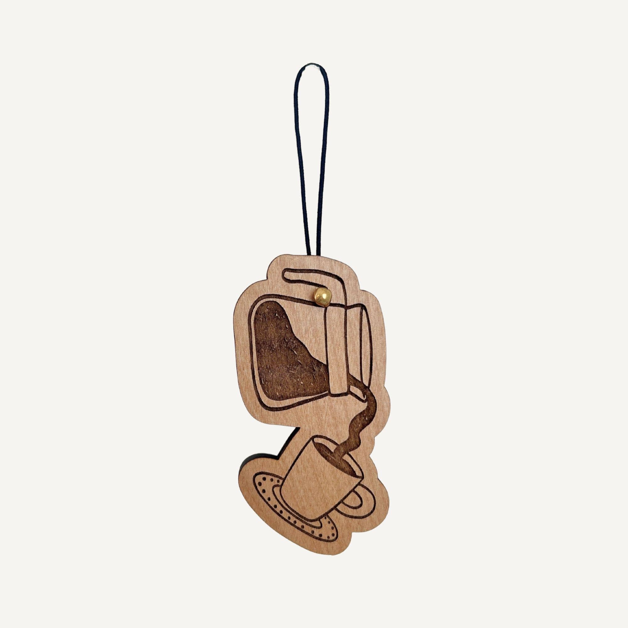 Lucca – wholesale Ornament – Pouring Coffee | Wood Ornament