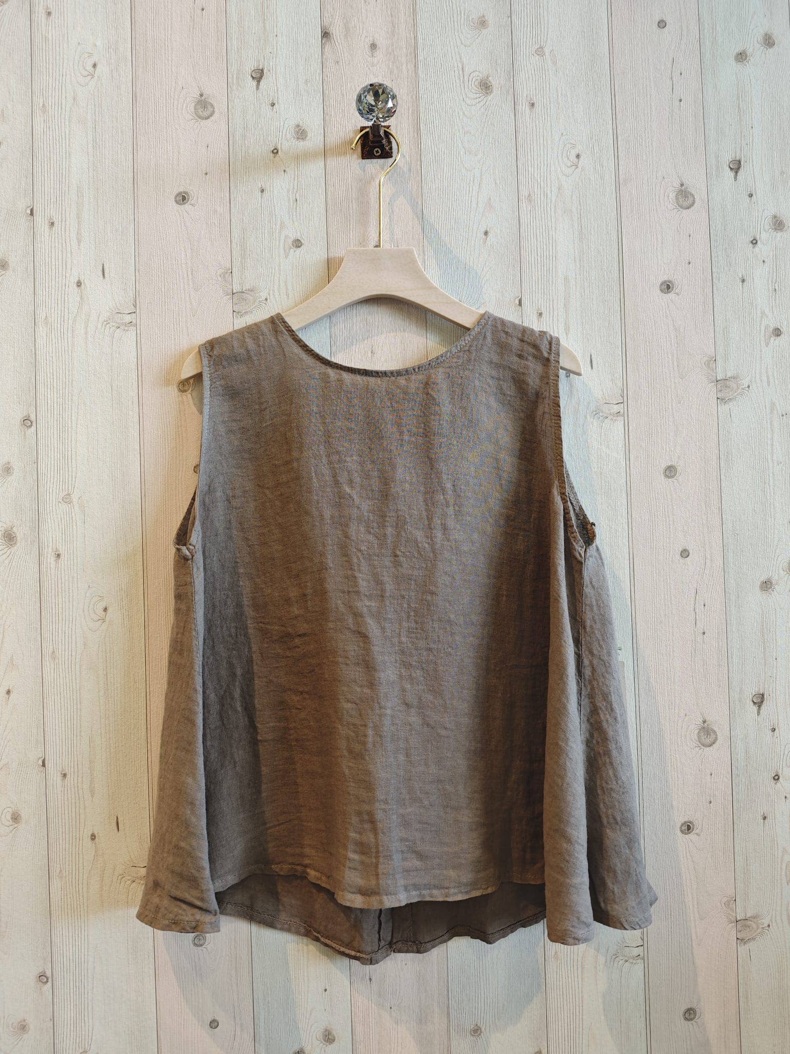 Linen & More - Wholesale T-Shirt - Women's - REF 5299 SLEEVELESS SHIRT BUTTONS 100% LINEN14