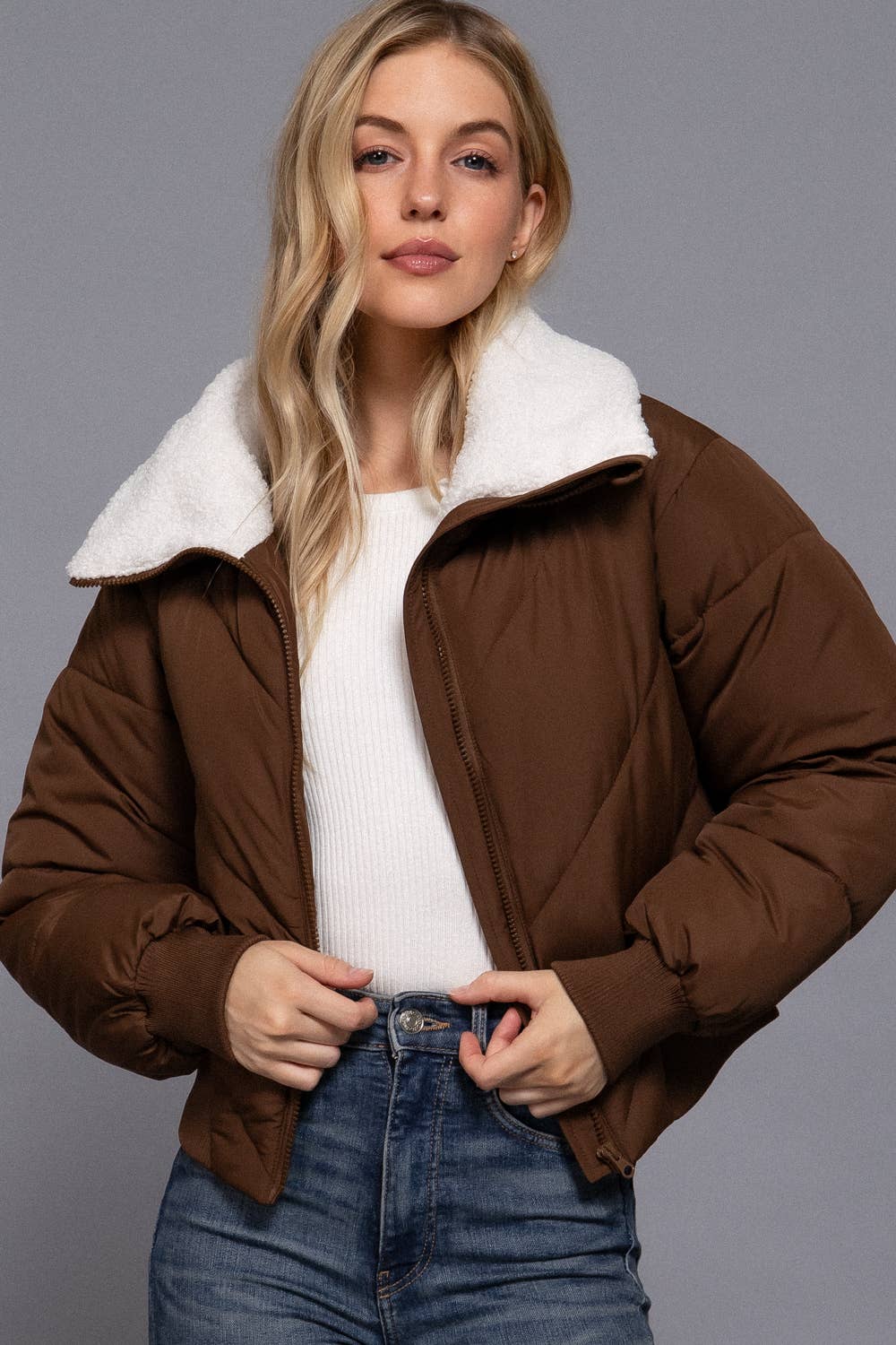 Active Basic | Active USA – Engroshandel Puffer jacket - Dame – Langærmet pufferjakke med sherpa-krave13