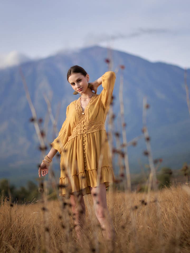 Abito Maribelle - Oro zafferano per la vendita all'ingrosso da parte di Tulle and Batiste