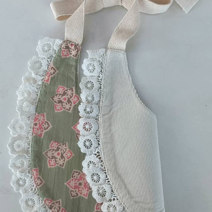 Yo Baby - Wholesale Bib – Baby - Reversible Off-White Corduroy Solid Color & Sage-Green Floral Printed Baby Bib2