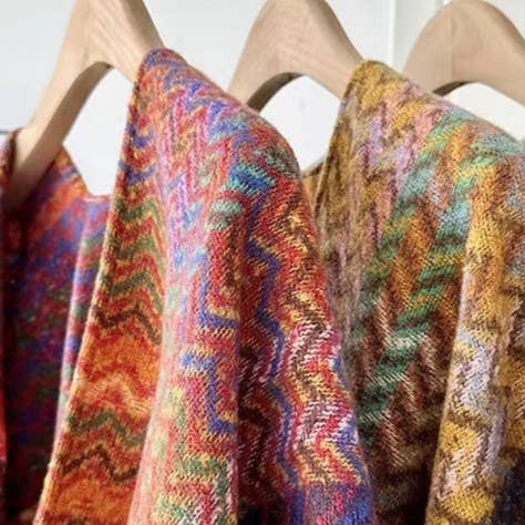 Rosa Clothing - Wholesale Wrap - Women's - Bohemia vintage plaid Thermal shawl with tassel