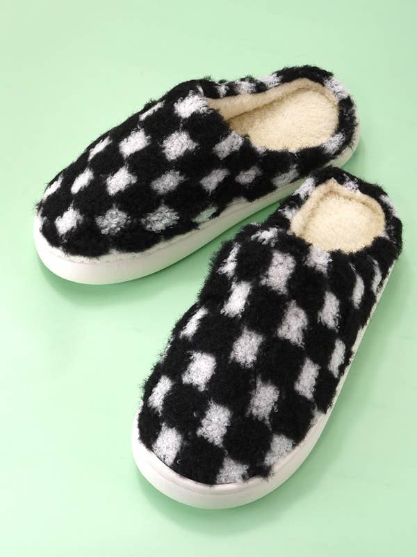 JOSSLYN by wall to wall - Wholesale Slippers - Women's - PLUSH CHECKER WARM COMFY COZY SLIPPERS | 40SP016