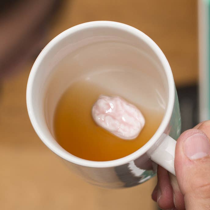 “Gross Mug” mug - chewing gum for wholesale by Mad Monkey GmbH