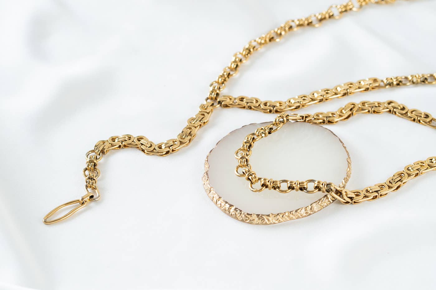 Goupi – Großhandel Schmucksets – Goldfarbener klobiger Ketten-Choker und Lariat-Halskette2