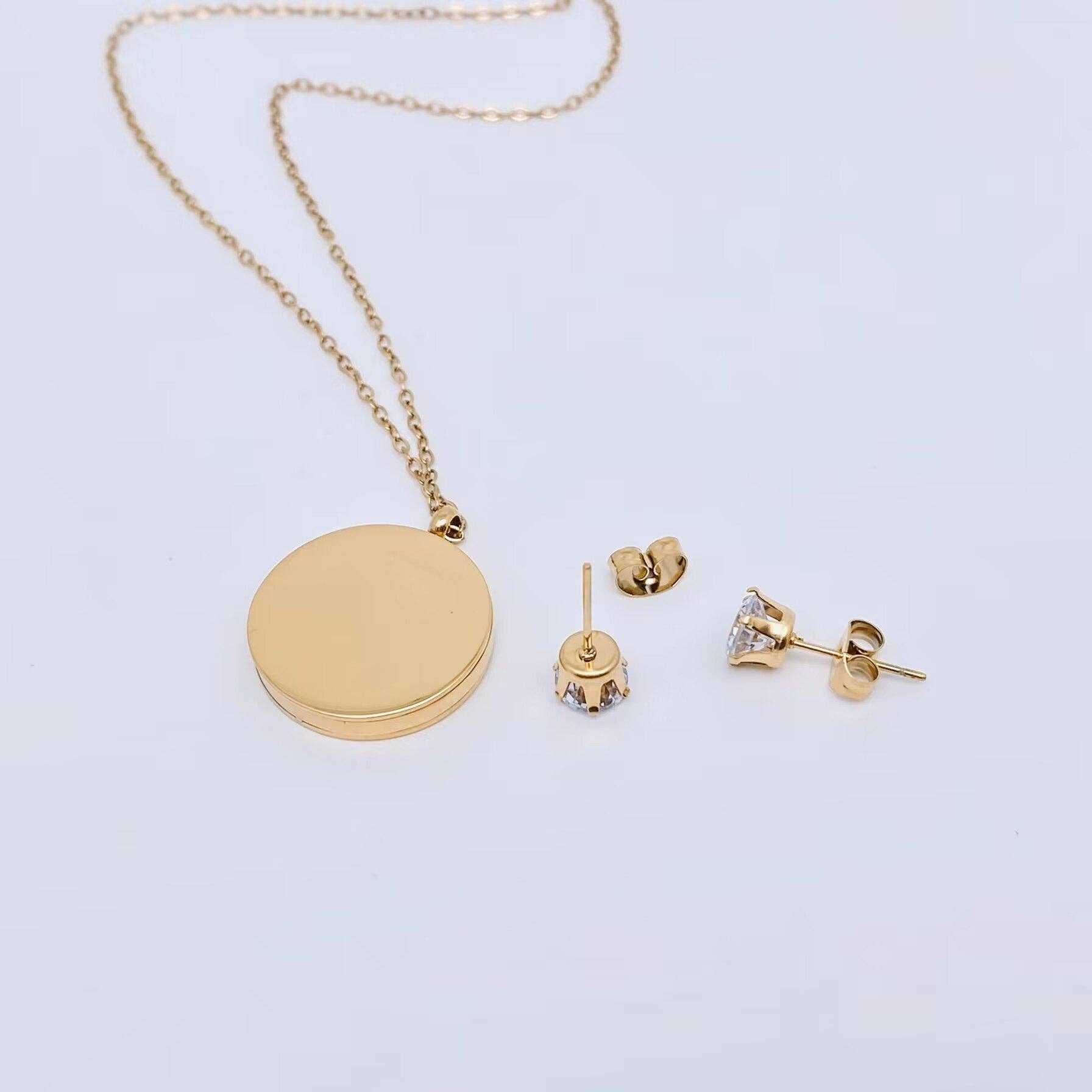 Mio Queena – wholesale Smycken – Mama-smyckesset i rostfritt stål med 18K guldbeläggning och örhängen3