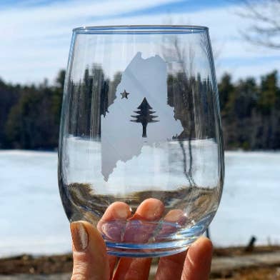 Maine Flag Etched Stemless Wine Glass | Maine Souvenir for wholesale by Reclaimed Maine Co.