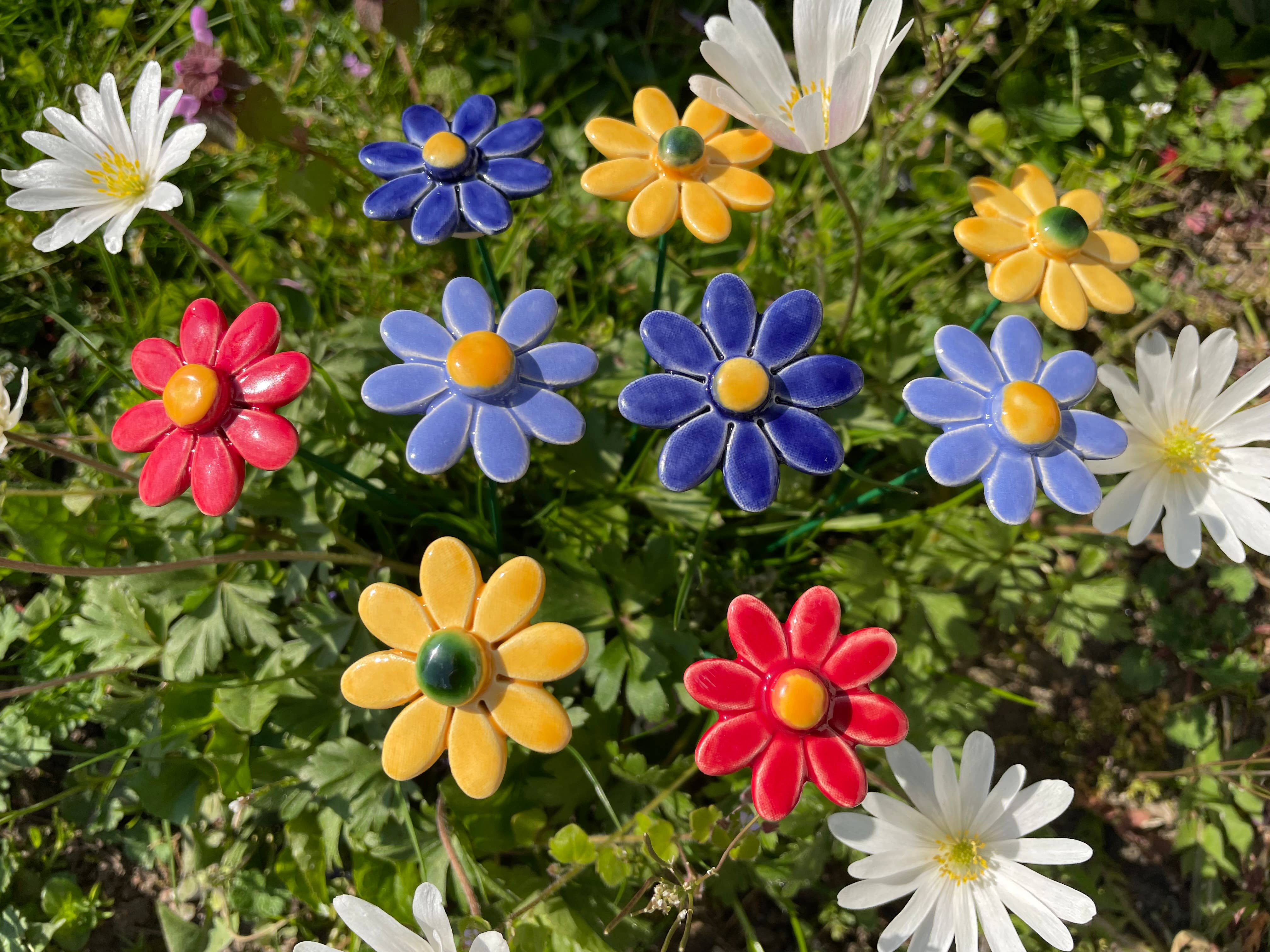 Pannonhem AB. - Wholesale Artificial Flowers - Ceramic Flower Daisy/small, Plant stake,Daisy on stem16