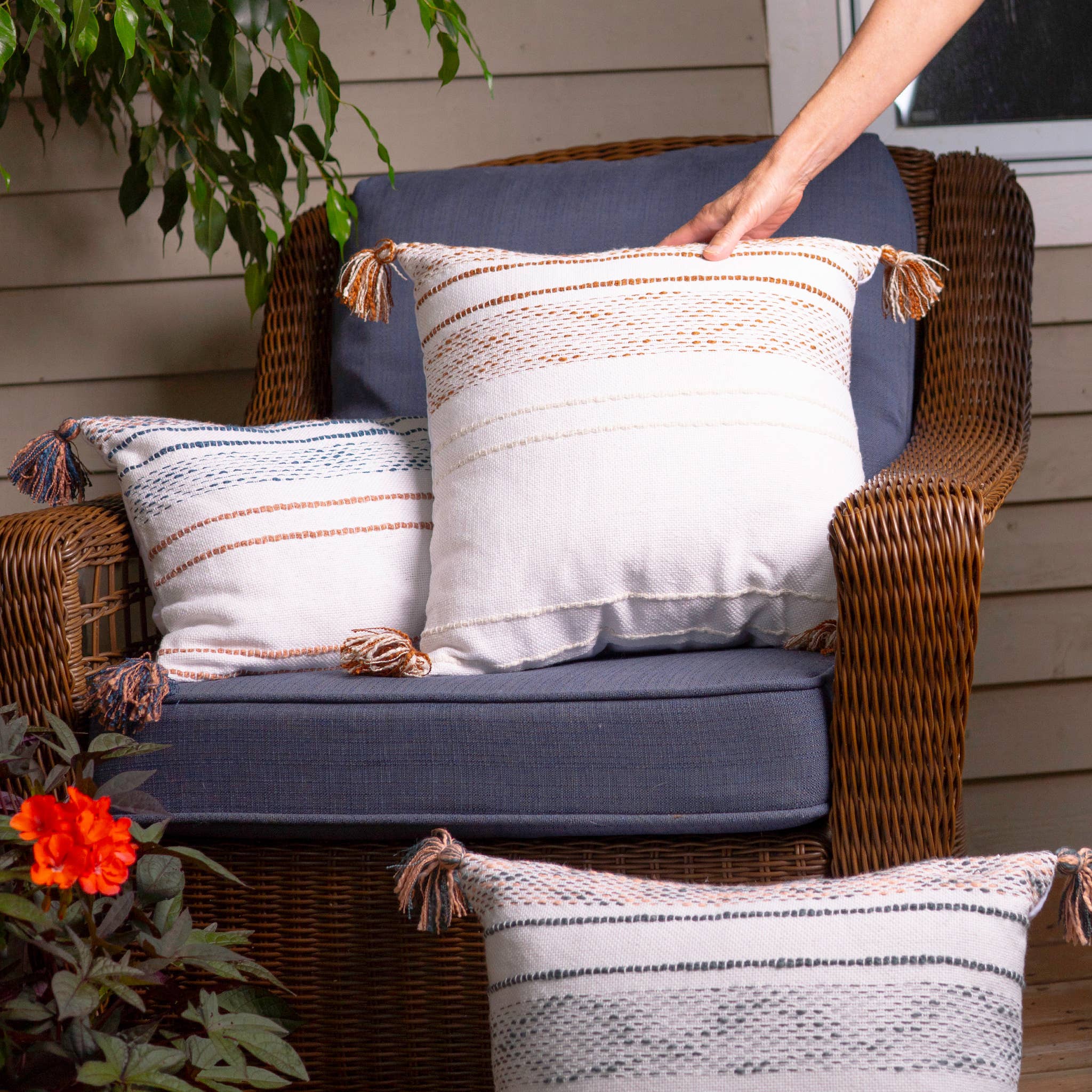 Elsie & Zoey - Wholesale Throw/Decorative Pillow - Tylanne 18X18" Handwoven Striped Indoor/Outdoor Throw Pillow9