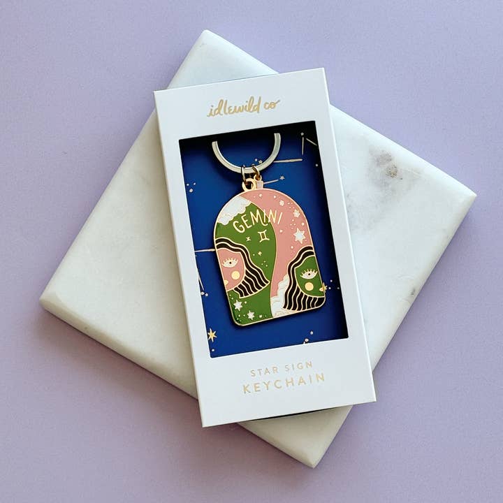 Idlewild Co. - Wholesale Sleutelhanger - Dames - Sterrenbeeld Tweelingen sleutelhanger van messing en emaille