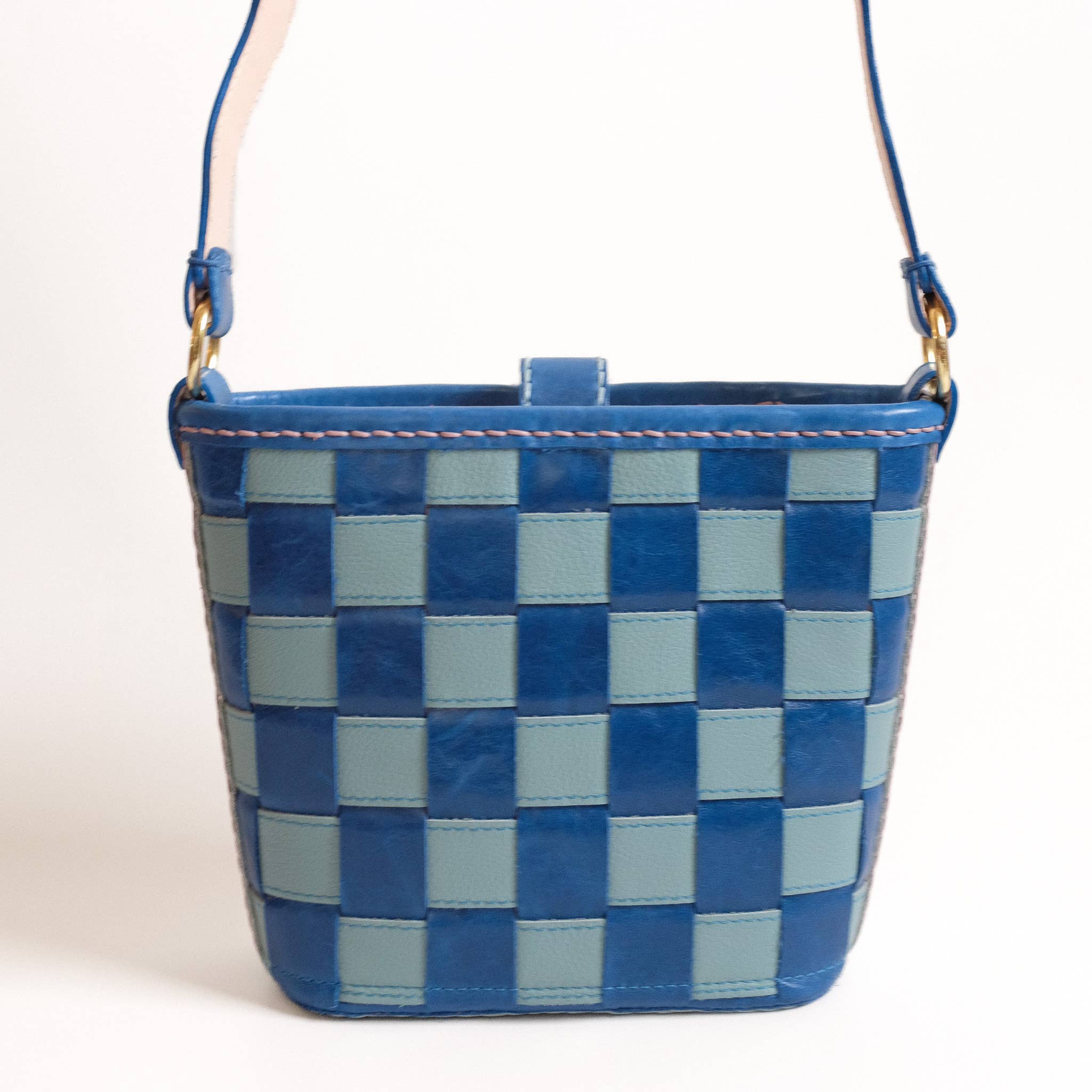 Fado Made Co. — Leather Goods - Wholesale Shoulder Bag - Women's - Wavy Handle Woven Market Handbag3