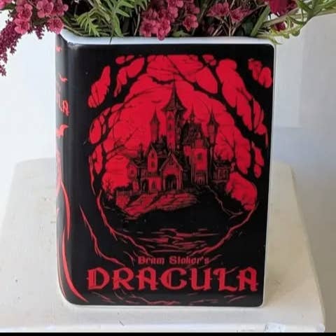Bram stokers Dracula book vase for wholesale by Hexbomb ltd