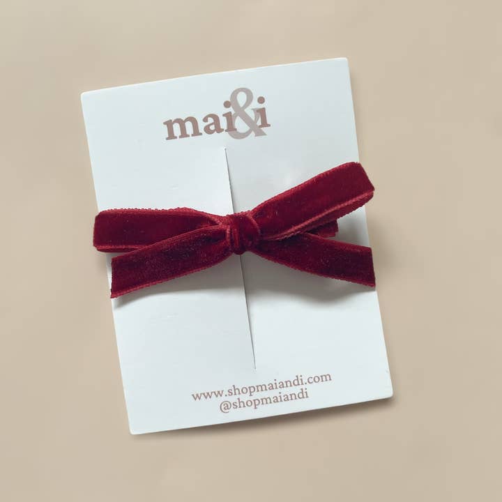 pince à nœud en velours rouge pour la vente par Mai & I