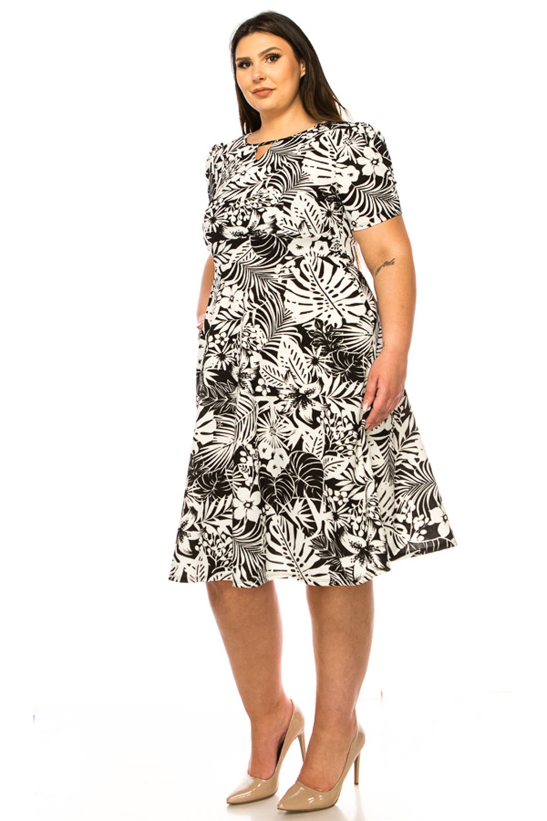 MOA COLLECTION - Wholesale Dress - Women's - Women's Plus Size Dress with Puff Sleeves and Keyhole Front1