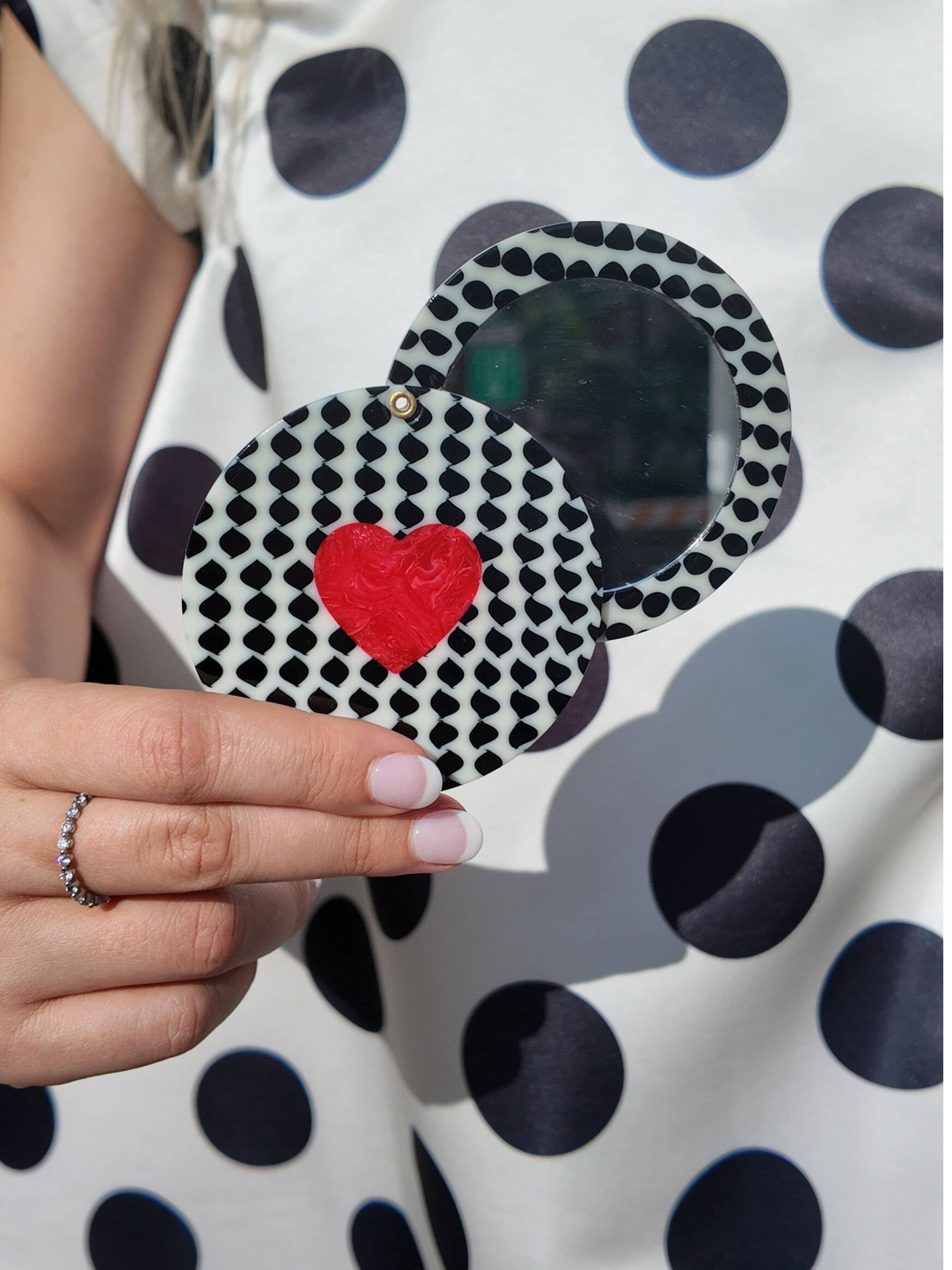 Solar Eclipse - Wholesale Compact Mirror - Hand-painted Polka Dot Heart Compact Mirror3