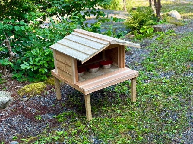 UnderCover Pet Houses - Wholesale Pet Elevated Bowl - Cat/Dog - Outdoor Cat Feeding Station with Raise Platform and Extended Roof - Food Shelter for Feral Cats6