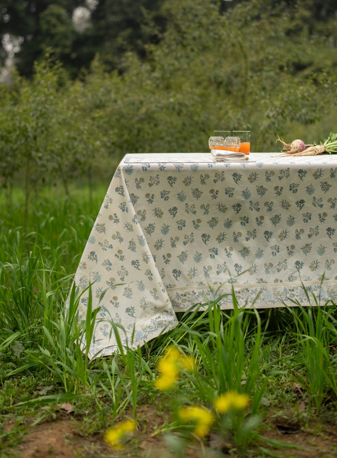 Asami Concept - Wholesale Tablecloth - Eco-Friendly Table Cloth - Toile Ivory