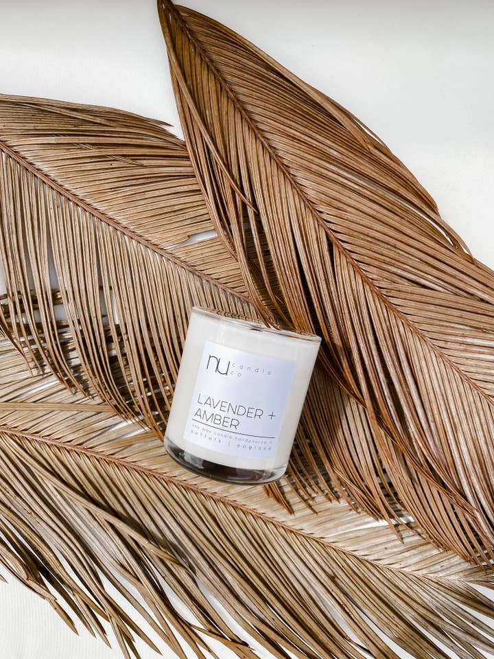 lavanda y ámbar | vela de firma para venta al por mayor de naturally unique candle co
