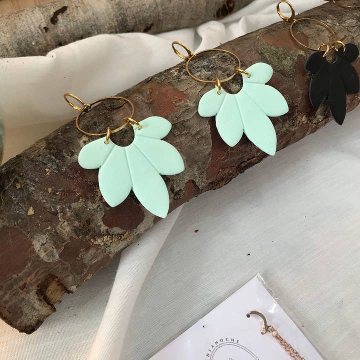 Medianoche - Wholesale Dangle Earrings - Lotus Earrings3