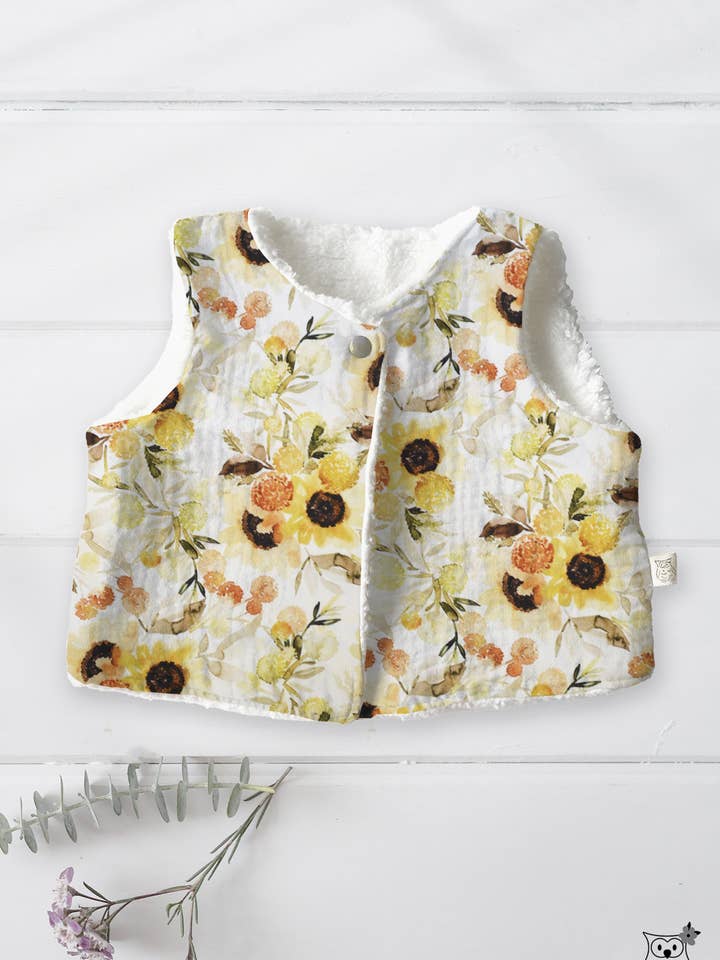 “Sunflowers” shepherd's vest for wholesale by Un hibou dans le papier