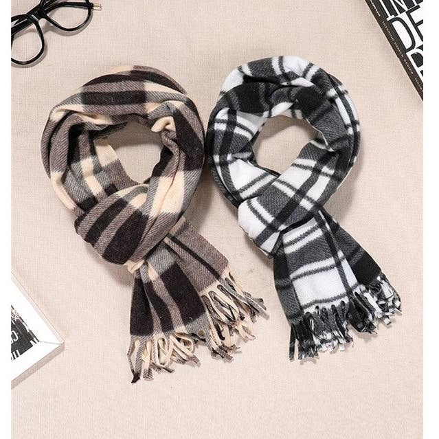 Écharpe à carreaux unisexe classique pour la vente par ShieldChic