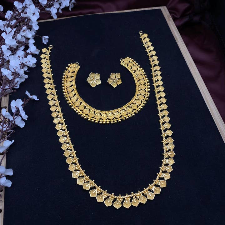 Ensemble de bijoux de temple doré fait main avec boucles d'oreilles pour la vente par Quirky Fashions