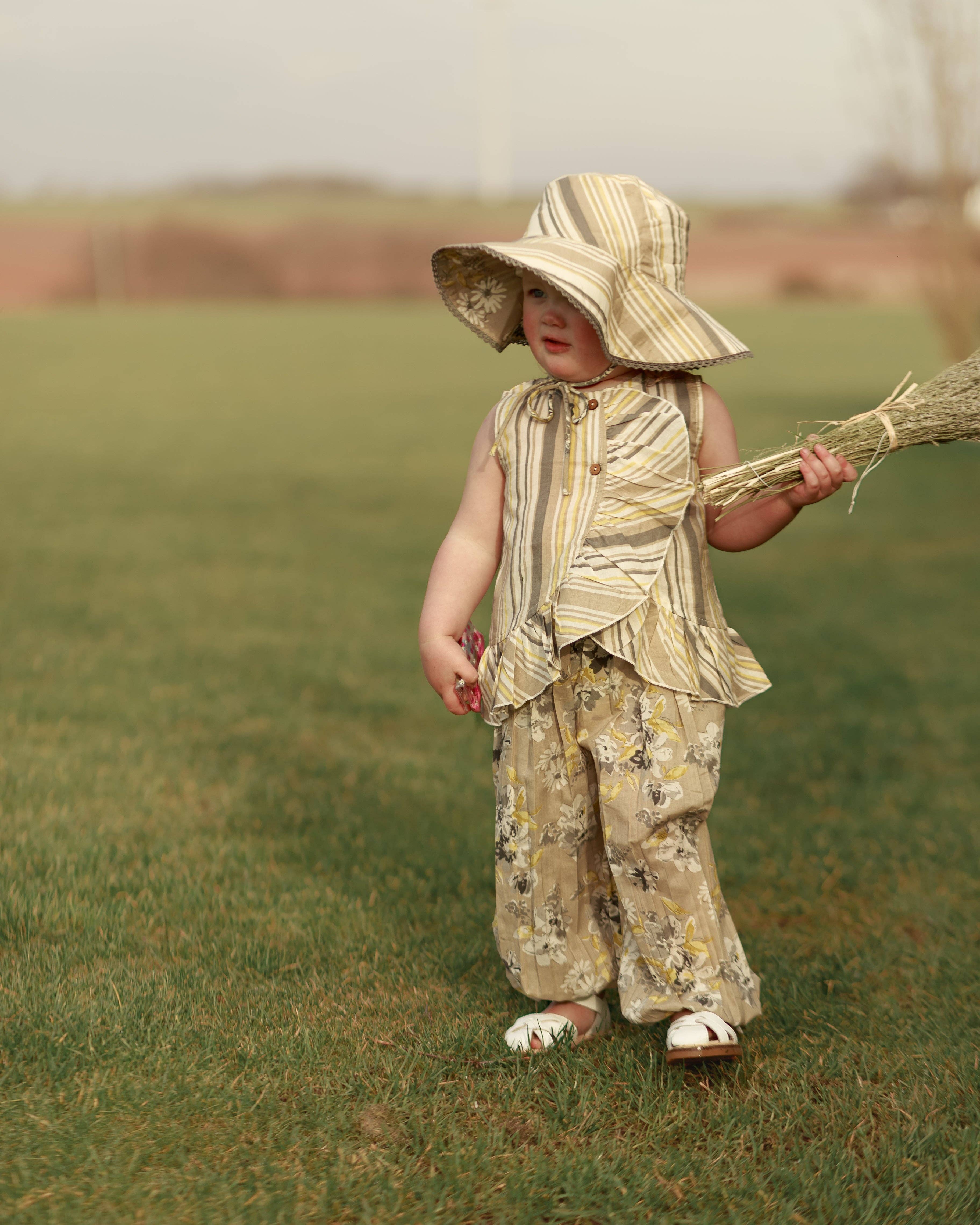 Yo Baby - Wholesale Top & Pant Set - Kids - Kids Brown Floral Top & Striped Pants with Printed Ruffle Design3