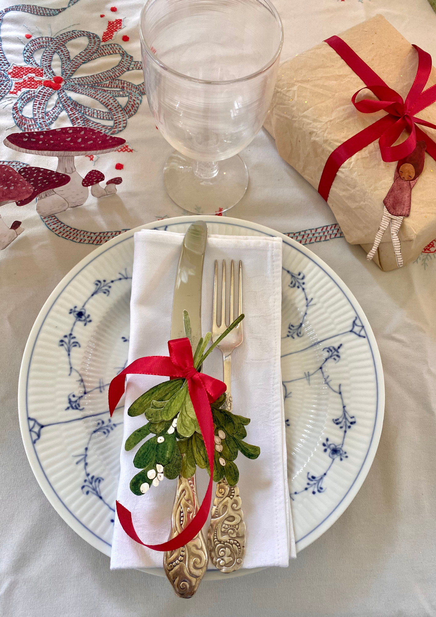 Tall Hat Tales - Wholesale Christmas Decoration - Juleklip Mistletoe4