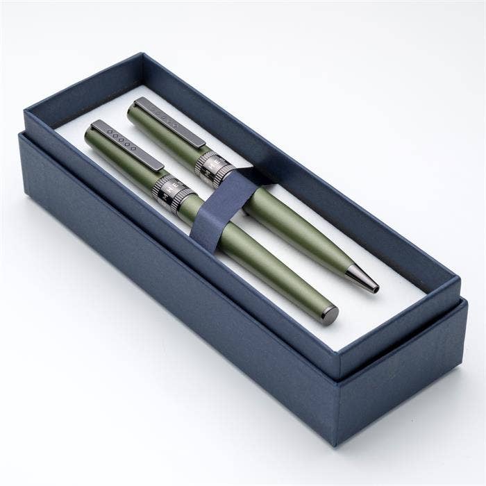 Set di penne stilografiche e a sfera Tom Hessin Rebel Garrison Green Fountain e ulteriori Risultati per penne stilografiche all'ingrosso. Resi gratuiti e termini di pagamento a 60 giorni su Faire in tendenza su Faire.