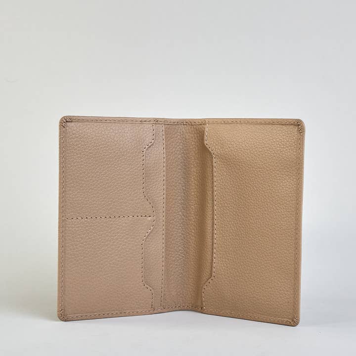 Herzilein-Wien GmbH - Wholesale Passport Case - Women's - Passhülle Leder 16