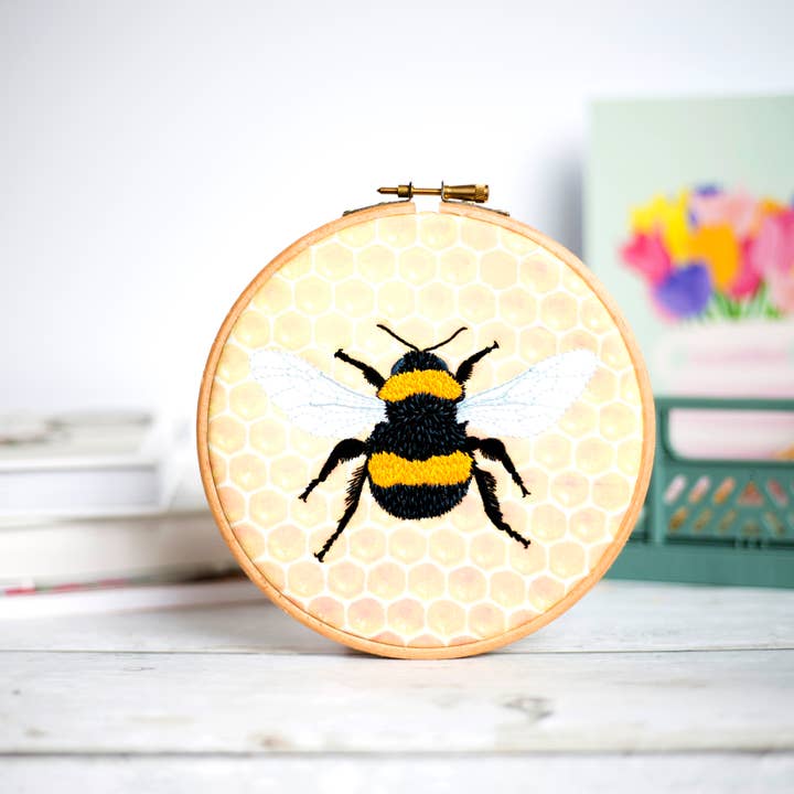 Oh Sew Bootiful – wholesale Embroidery/cross-stitch supplies – Bumblebee Handmade Embroidery Pattern Fabric Pack1