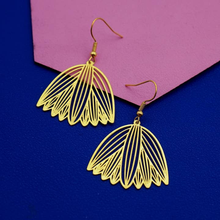 Minimalist Floral Brass Earrings for Daily Wear for wholesale by HappyJewelrySupplies