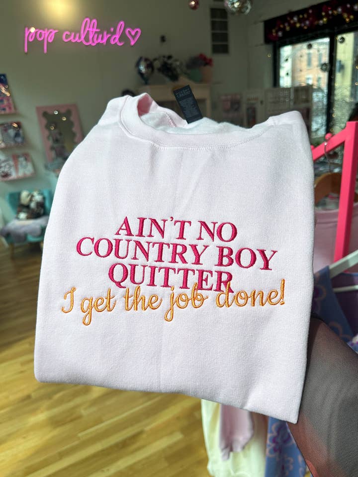 Crewneck brodé "Je fais le travail" pour la vente par Pop Cultur'd Co.