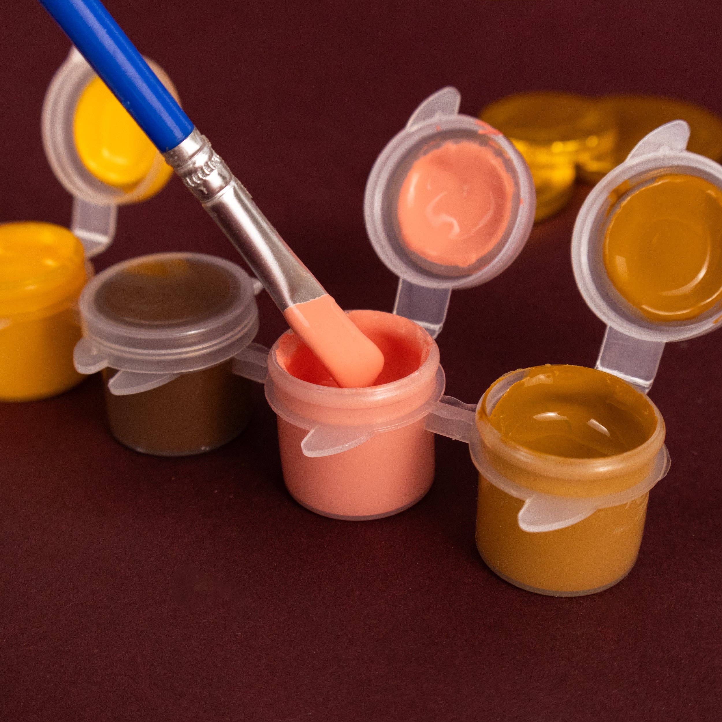 Robert Frederick Ltd – wholesale DIY craft kit – Child – The Gruffalo’s Child Paint Your Own Hanging Decorations | Kids’ Craft Kit with Paints & Brush4