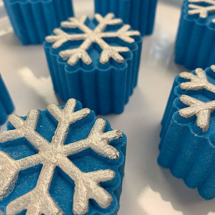 Mini Snowflake Bath Bomb for wholesale by Poppy & Thyme