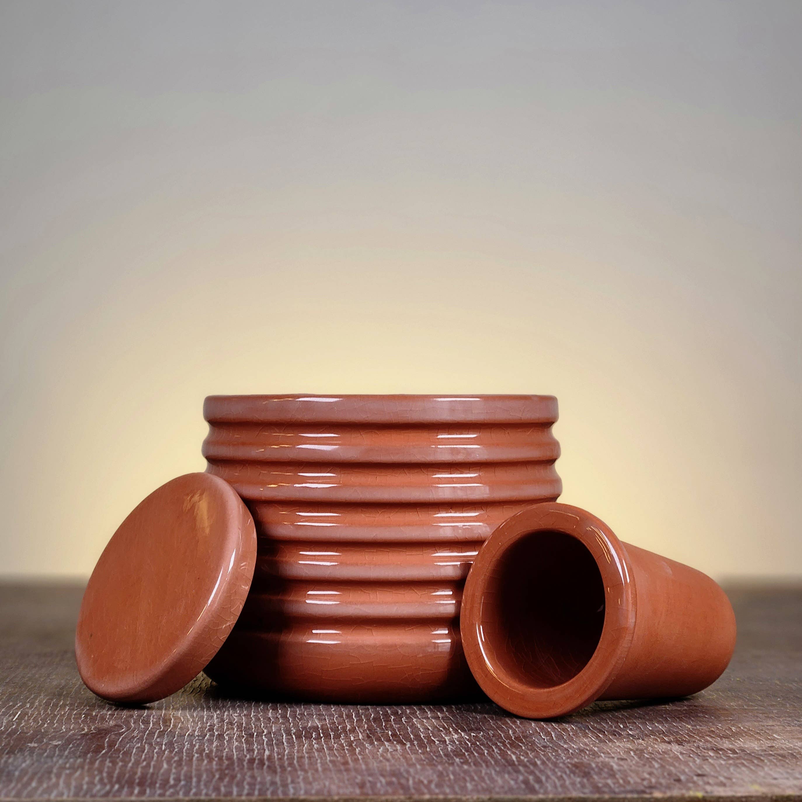 Siesta Studio – wholesale Fire pit – Ceramic Tabletop Fireplace (Red)4