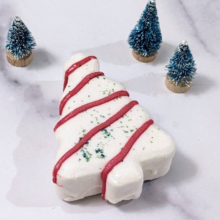 Beachy Bubbles Bath Co - Wholesale Bath Bomb/Fizz - Christmas Tree Cake Bath Bomb - Holiday/Christmas Collection