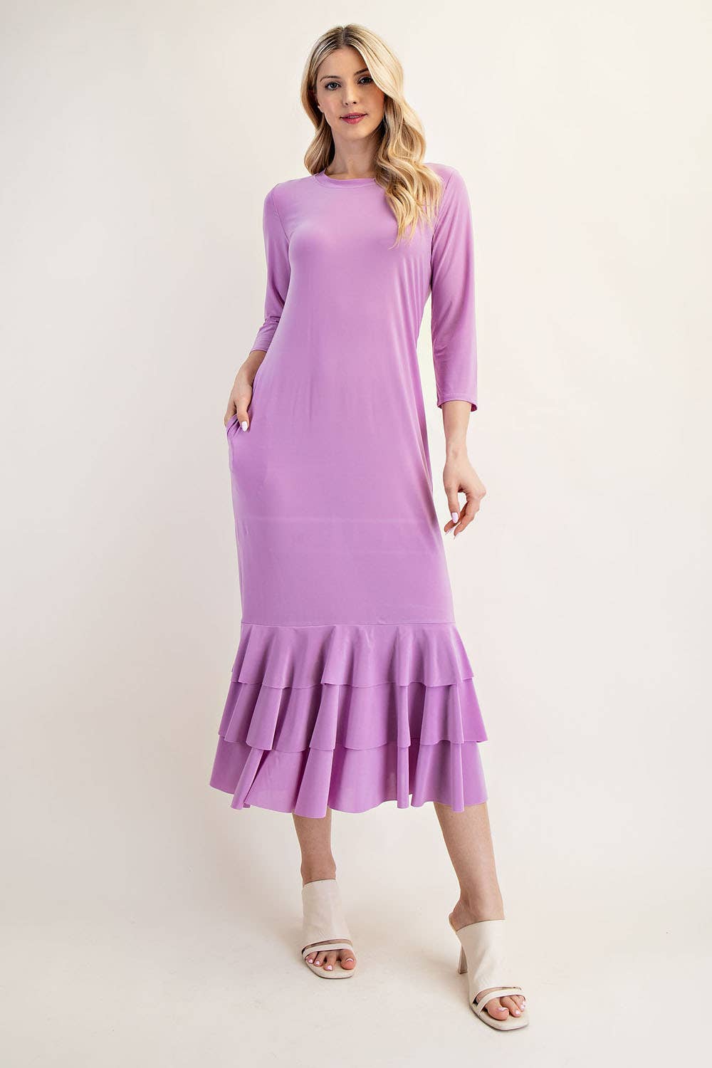 Celeste Clothing – Großhandel Kleid – Damen – Großgrößen-Midikleid mit gestuften Rüschen und 3/4-Ärmeln79