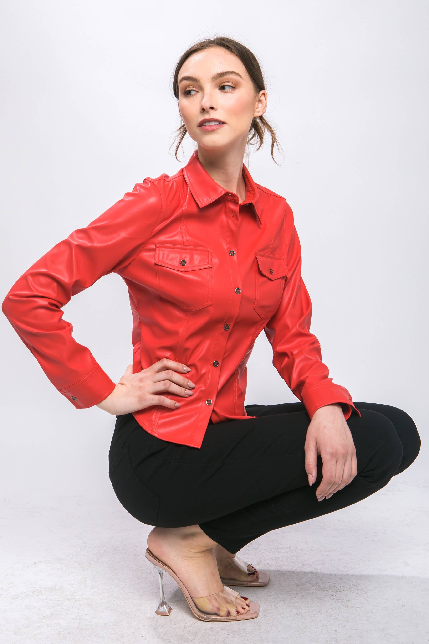 Pink Irene Wholesale – Camisa - Mulher por atacado – Camisa de couro sintético PU com fecho de botão de pressão10