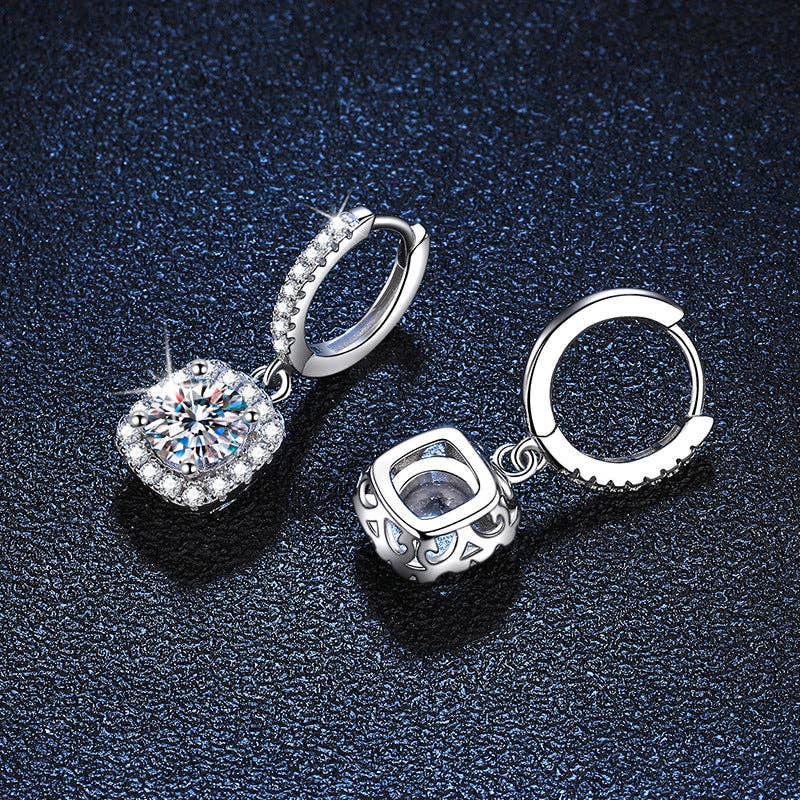 Perimade & Co. LLC - Vente Boucles d'oreilles pendantes - Créoles pendantes en forme de moissanite en argent sterling 9252