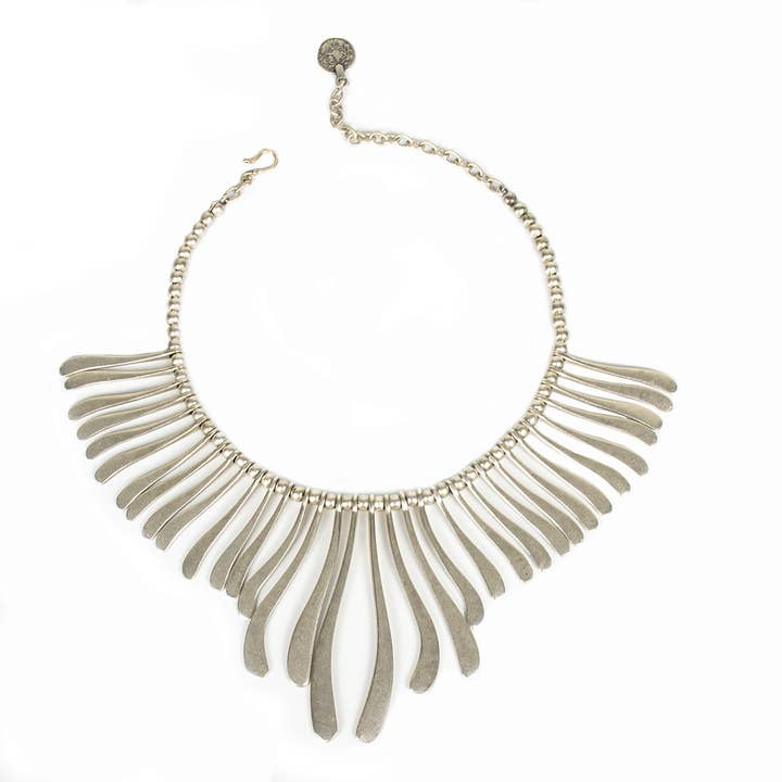 „Dancing Bars” verzilverde ketting voor wholesale door Silk Wool and Bijoux