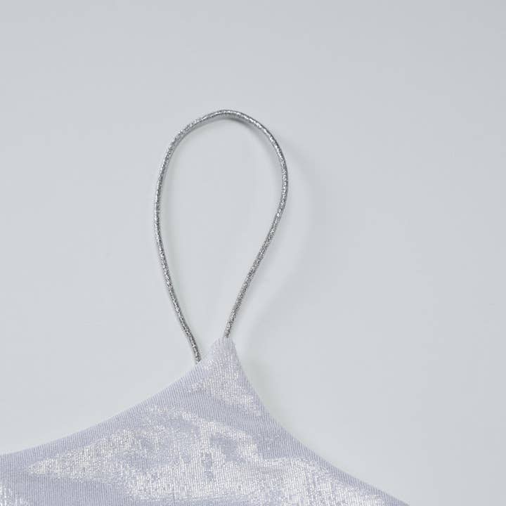 Argent Robe Maxi Fendue Froncée Nouvelle Déesse Sultry 2025 en vente sur Faire9